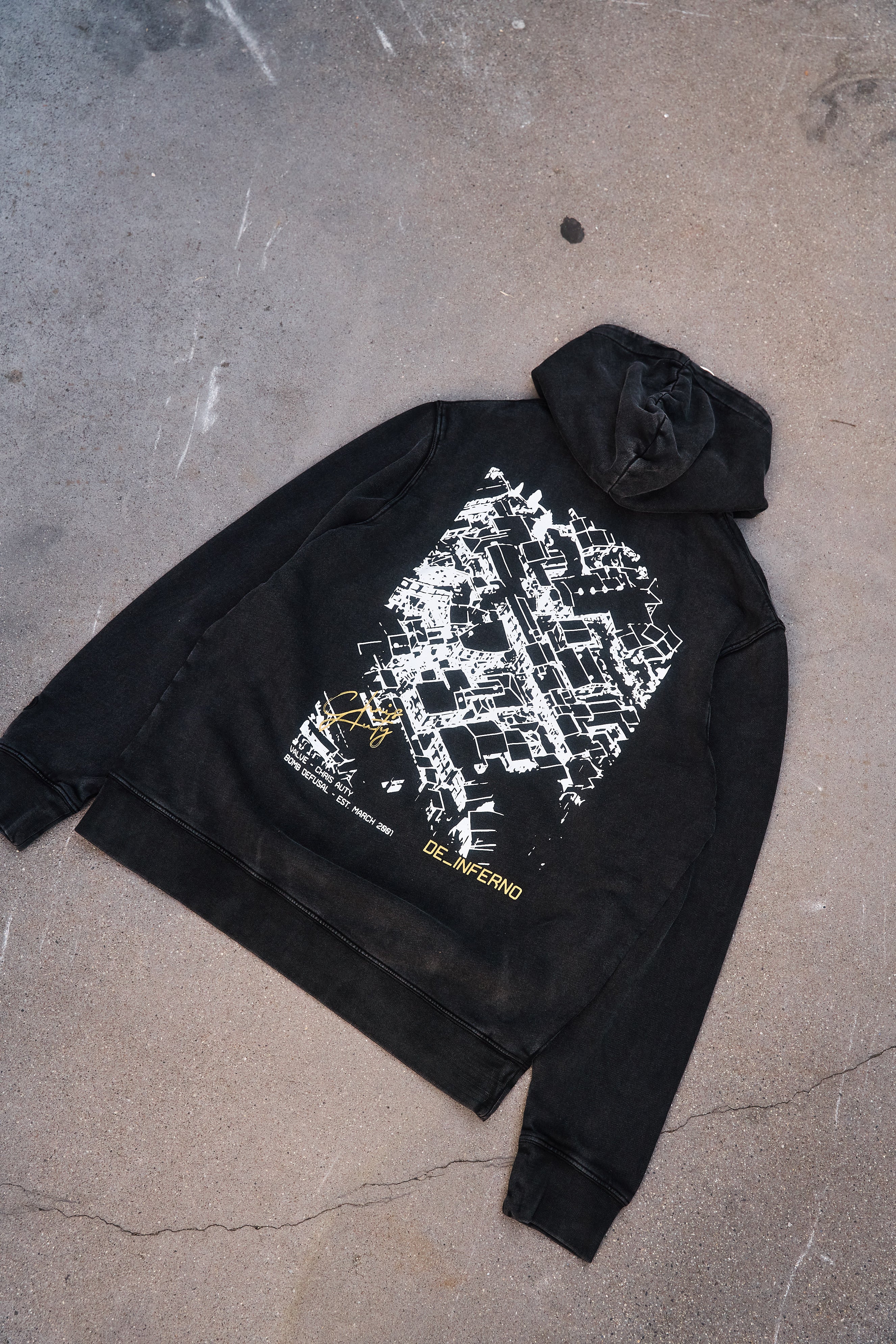 CS de_inferno Pullover Hoodie Black - Image 4