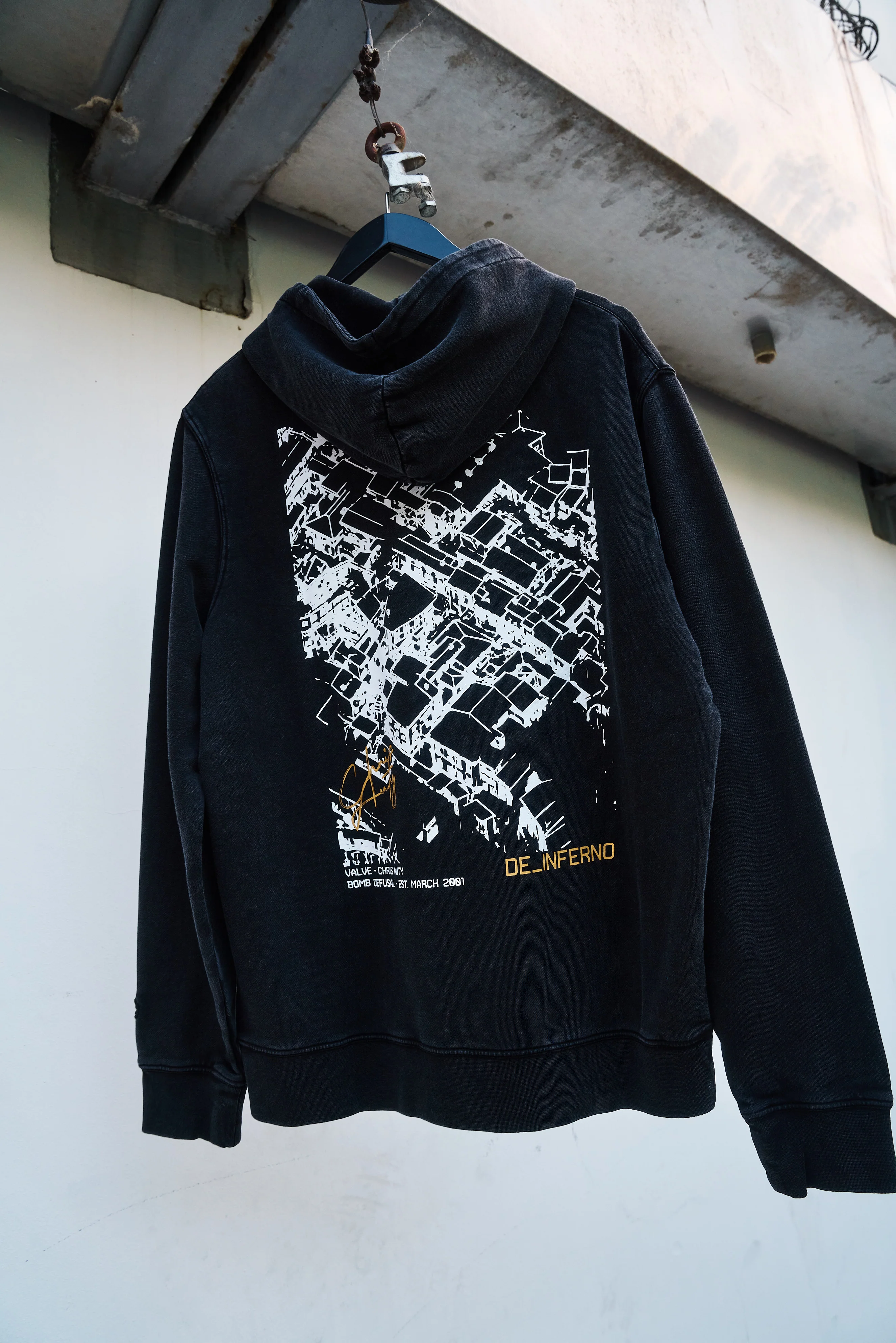 CS de_inferno Pullover Hoodie Black - Image 5