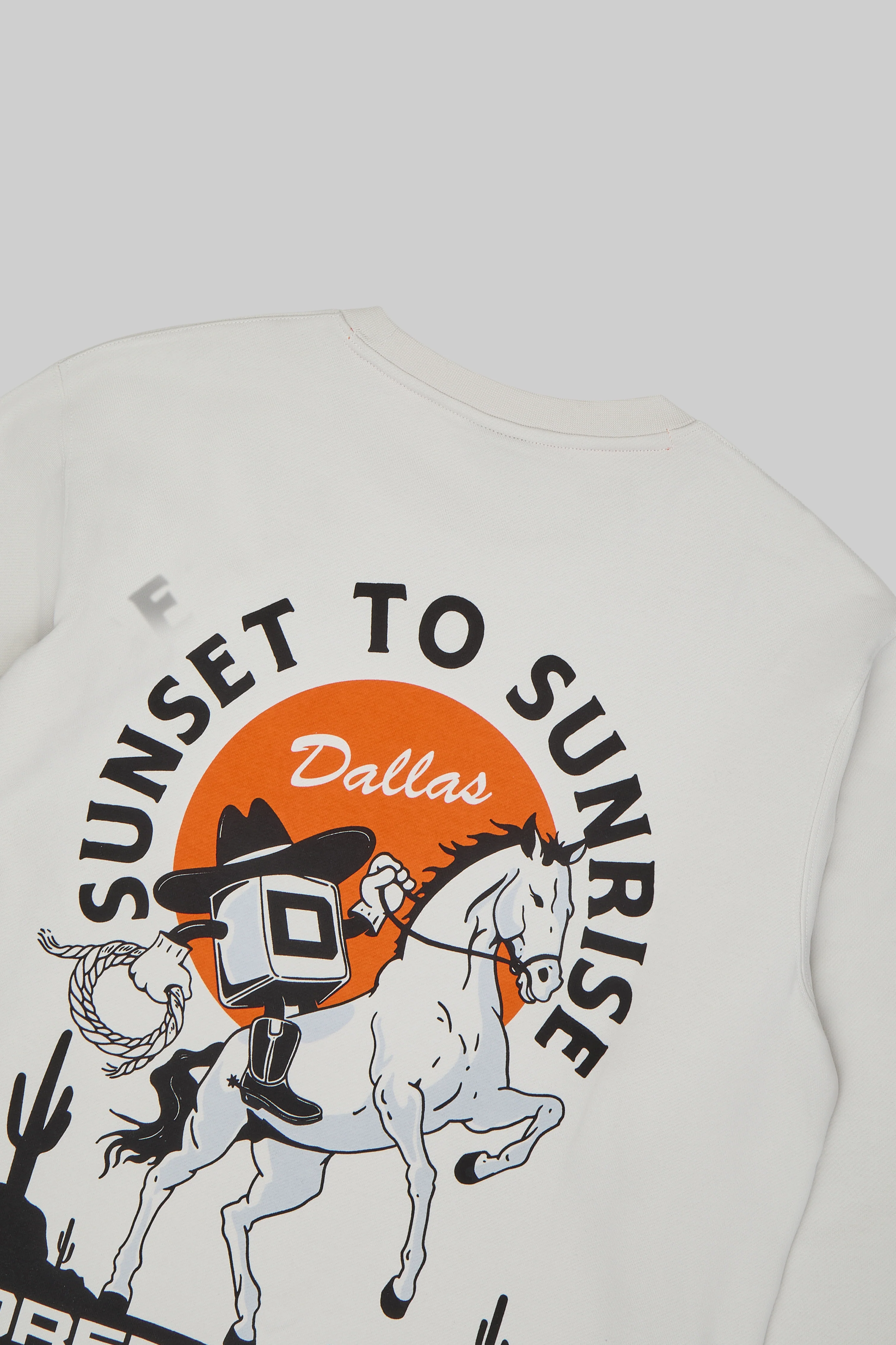 DreamHack Dallas 2025 Sunrise Sweatshirt Off White - Image 4