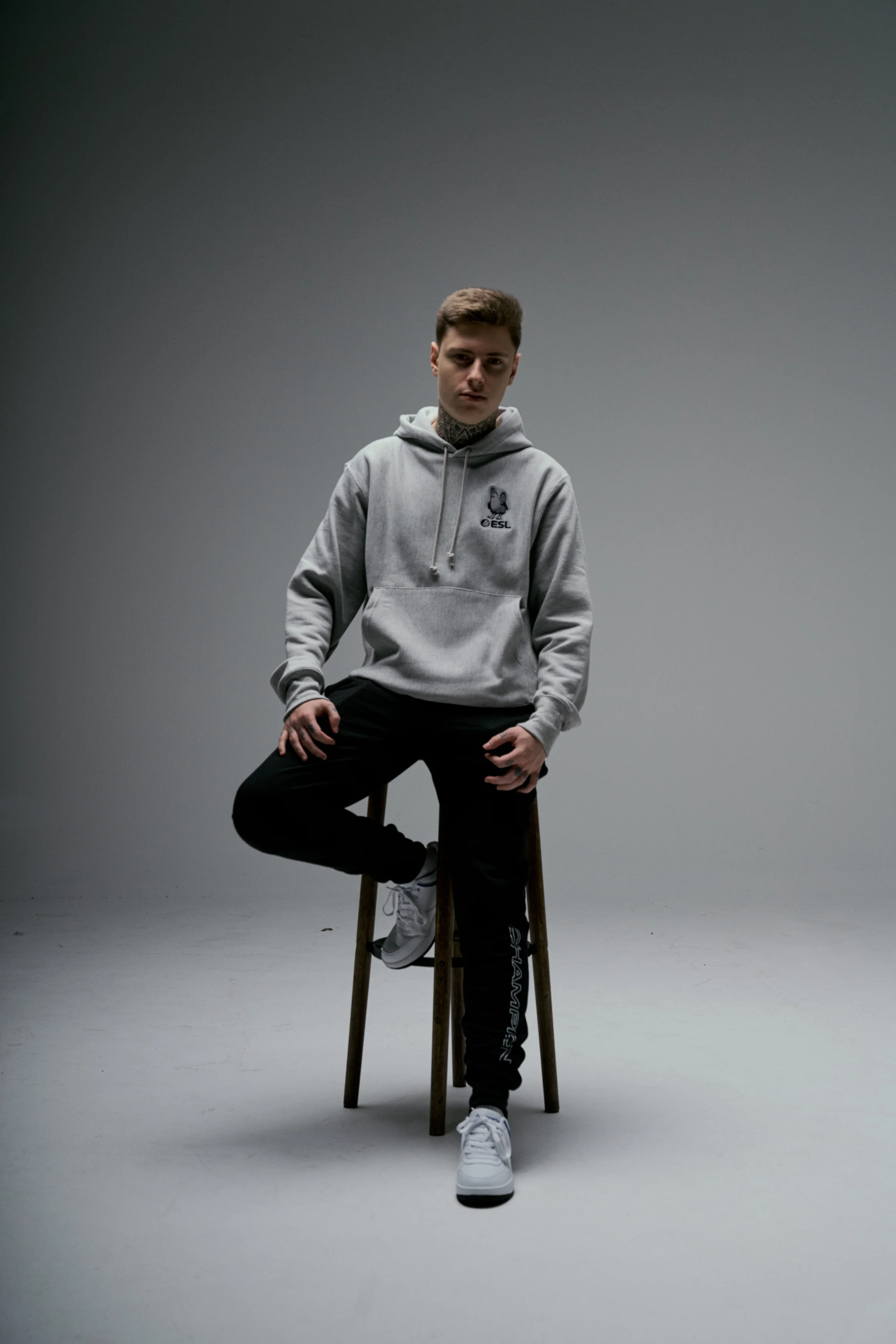 ESL x Champion Patch Sweatpants Black - Image 9